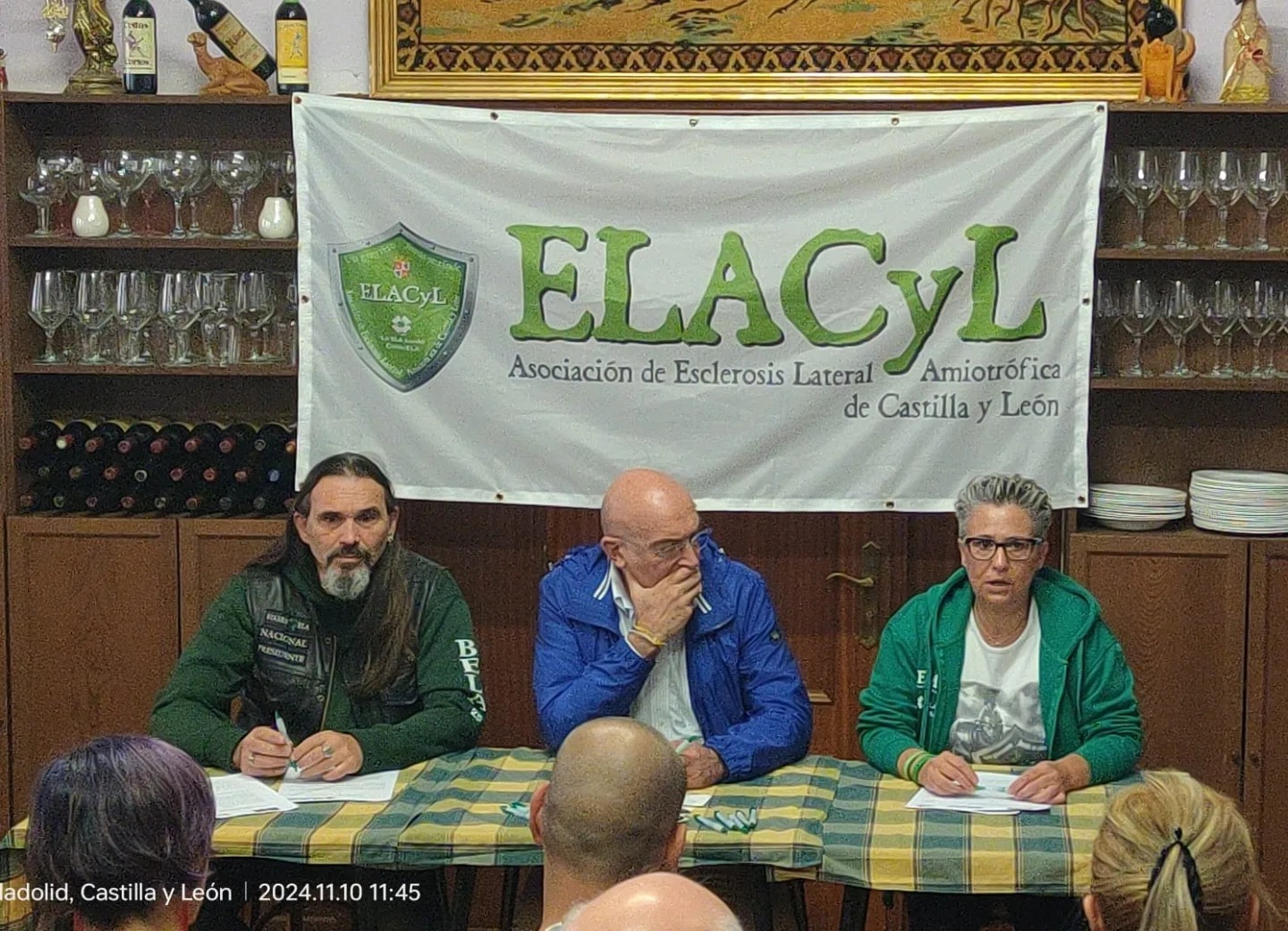 Firma institucional de Bikers por la ELA y ELA CyL en Valladolid el pasado 10 de noviembre